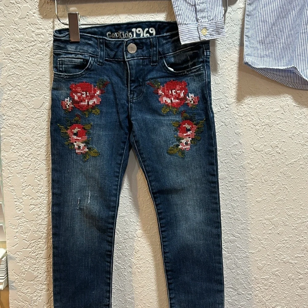 GAP kids & Carter’s blue  flower set size 5 GUC